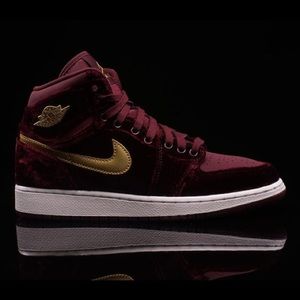 SOLD-Jordan 1 Retro Heiress Night Maroon